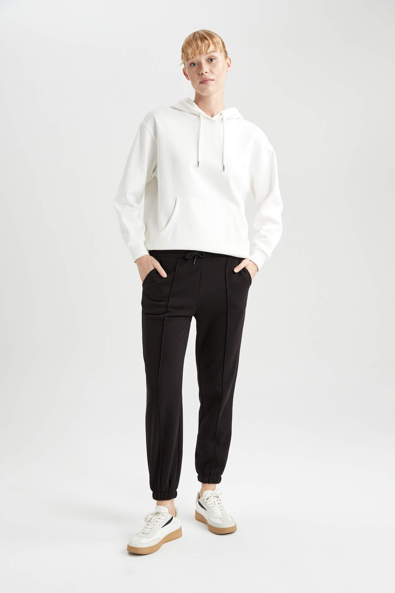 DEFACTO Standard Fit Double Pocket Thick Sweatshirt Fabric Pants