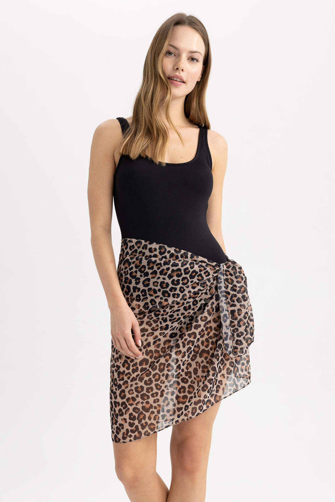 Levně DEFACTO Fall in Love Regular Fit Leopard Patterned Chiffon Pareo with Waist Tie