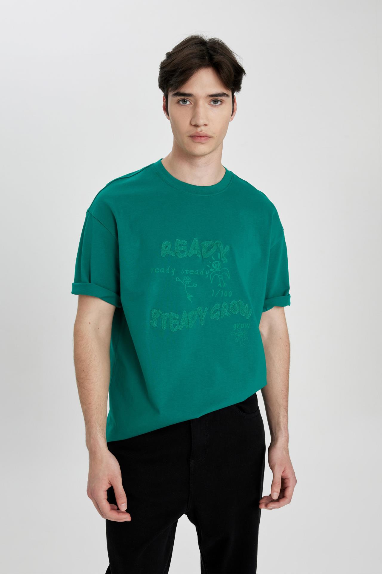 Levně DEFACTO Comfort Fit Crew Neck Slogan Printed T-Shirt