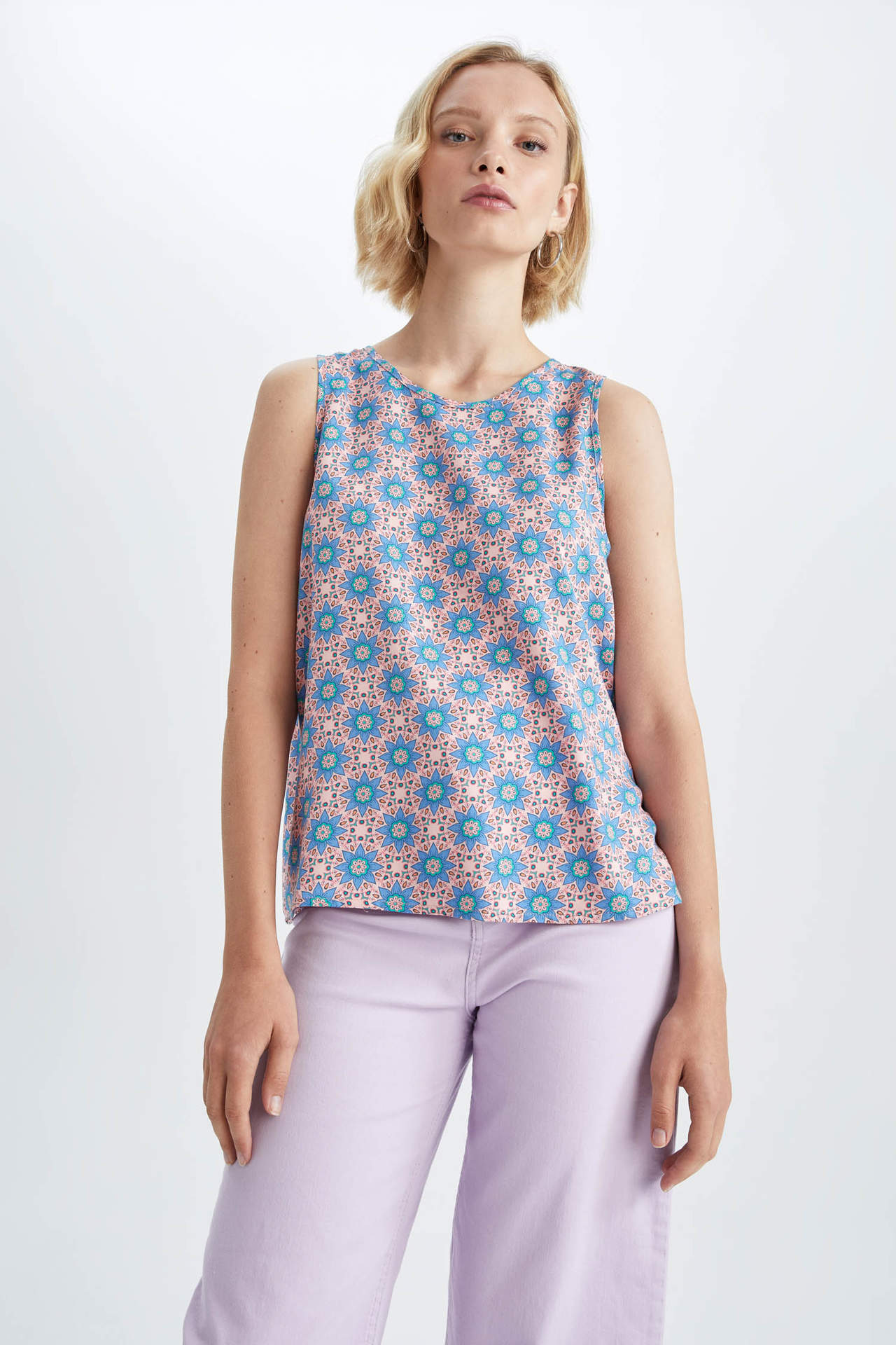 DEFACTO Regular Fit Sleeveless Blouse