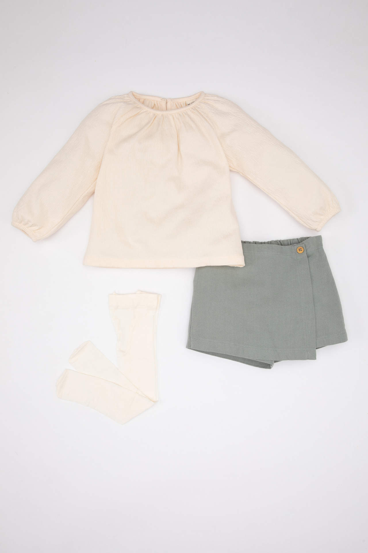 Levně DEFACTO Baby Girl Gabardine Blouse Shorts Skirt Socks 3 Piece Set