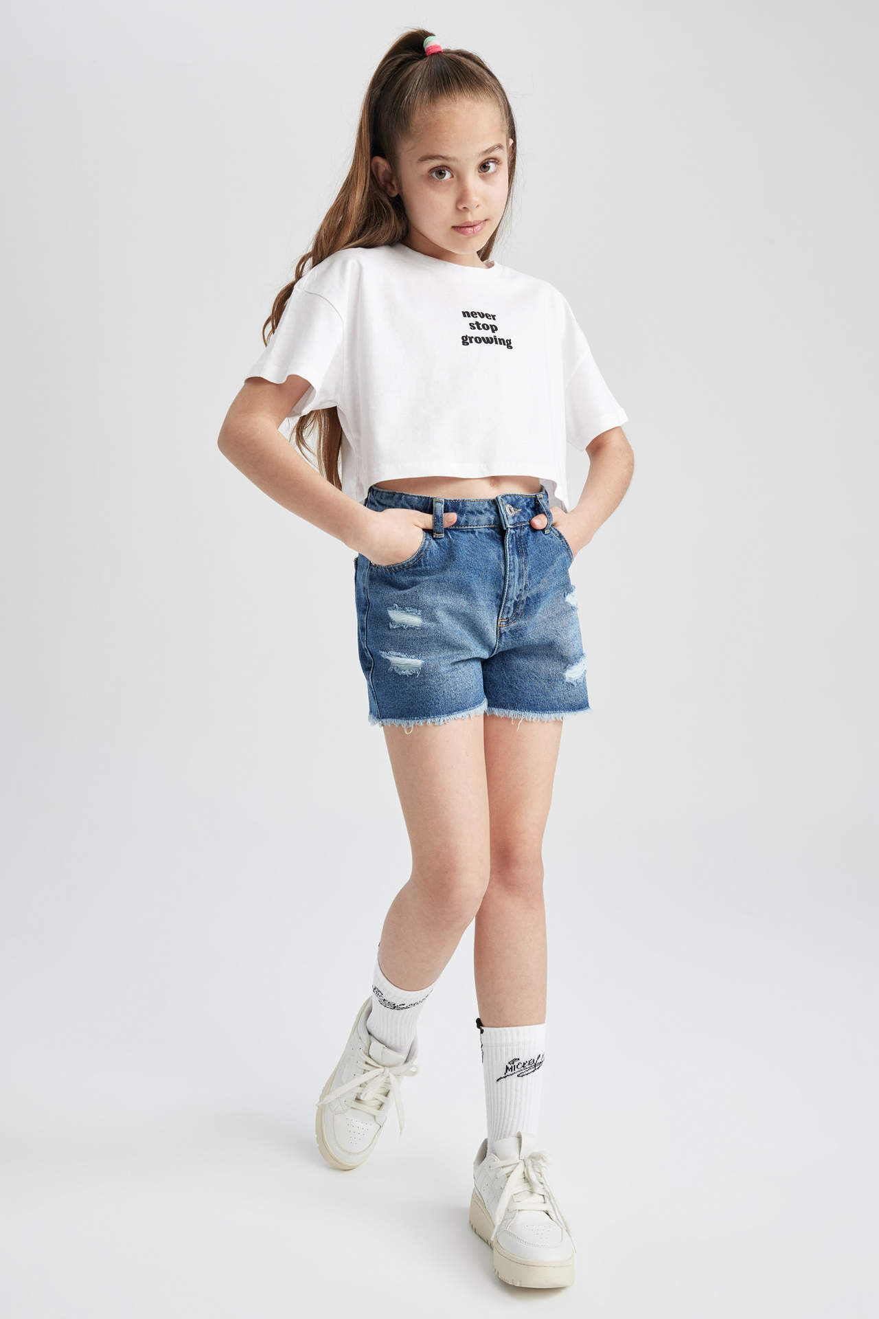 Levně DEFACTO Girl Mom Fit Ripped Detailed Shorts