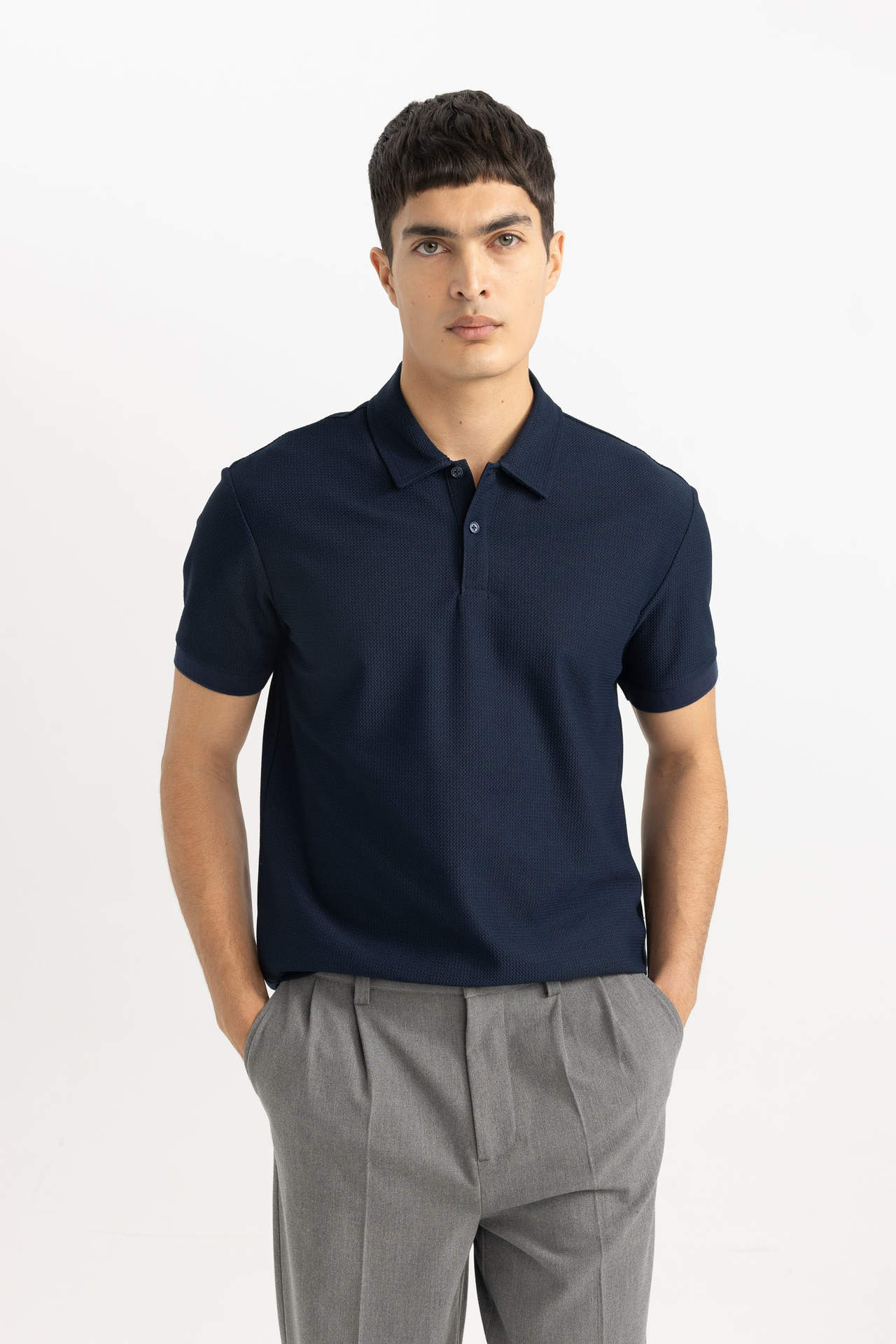 Levně DEFACTO Modern Fit Polo Collar Polo T-Shirt