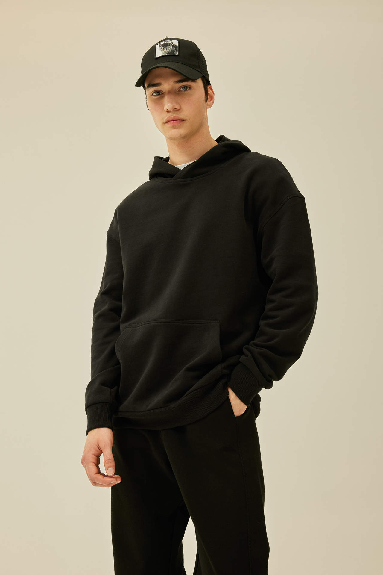 DEFACTO Comfort Fit Hooded Basic Sweatshirt