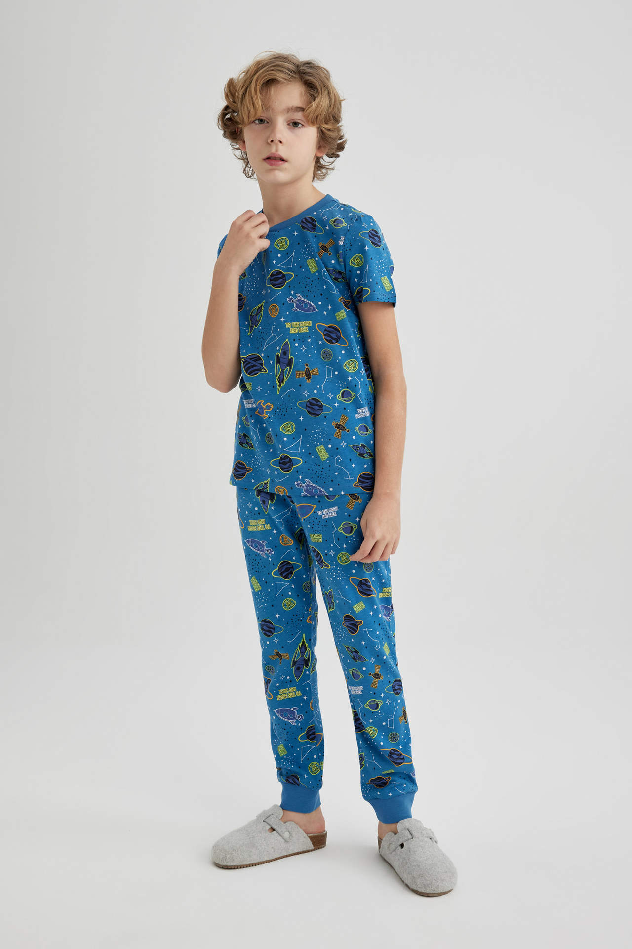 Levně DEFACTO Boy Patterned Short Sleeve 2 Piece Pajama Set