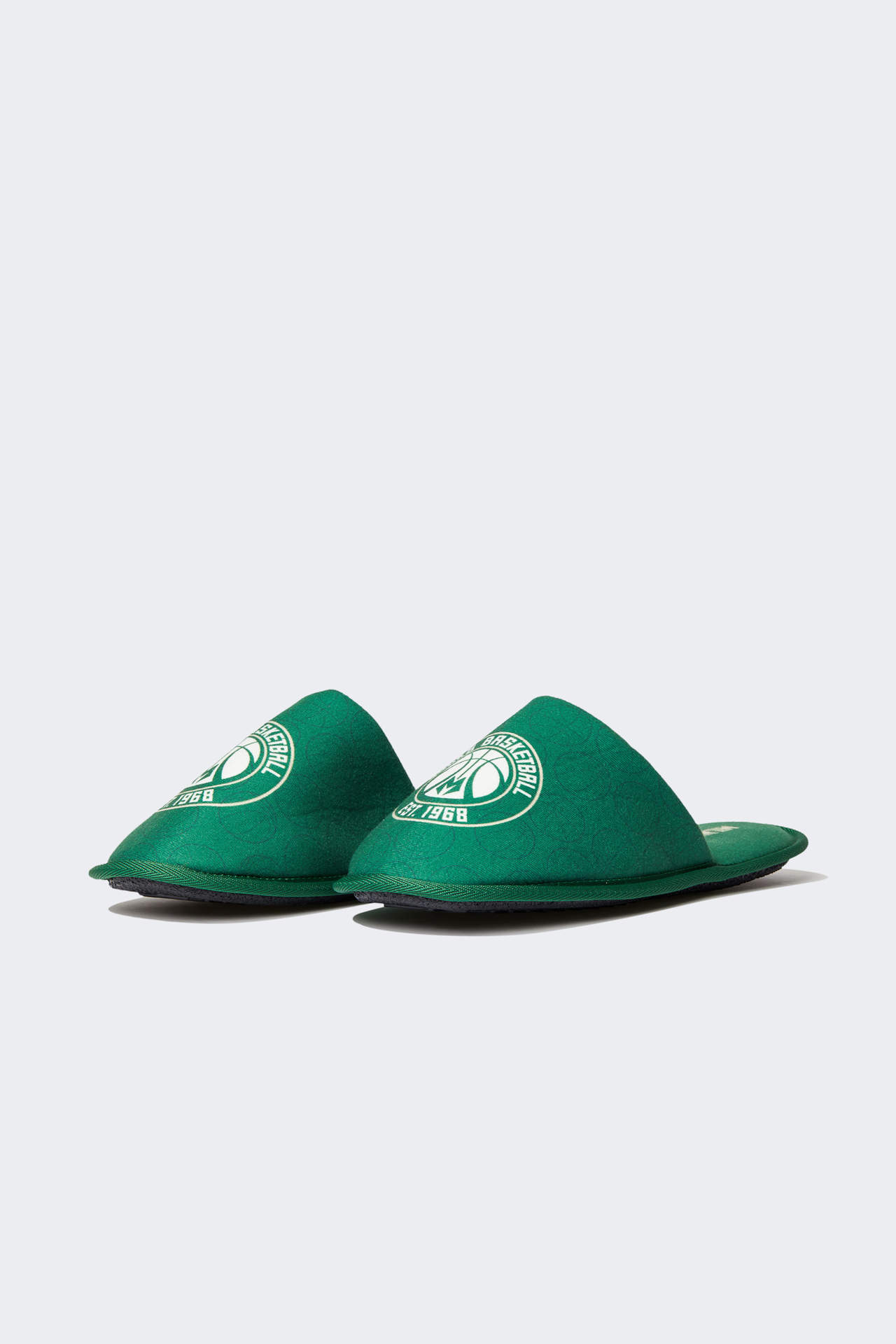 DEFACTO NBA Milwaukee Bucks Licensed Home Slipper
