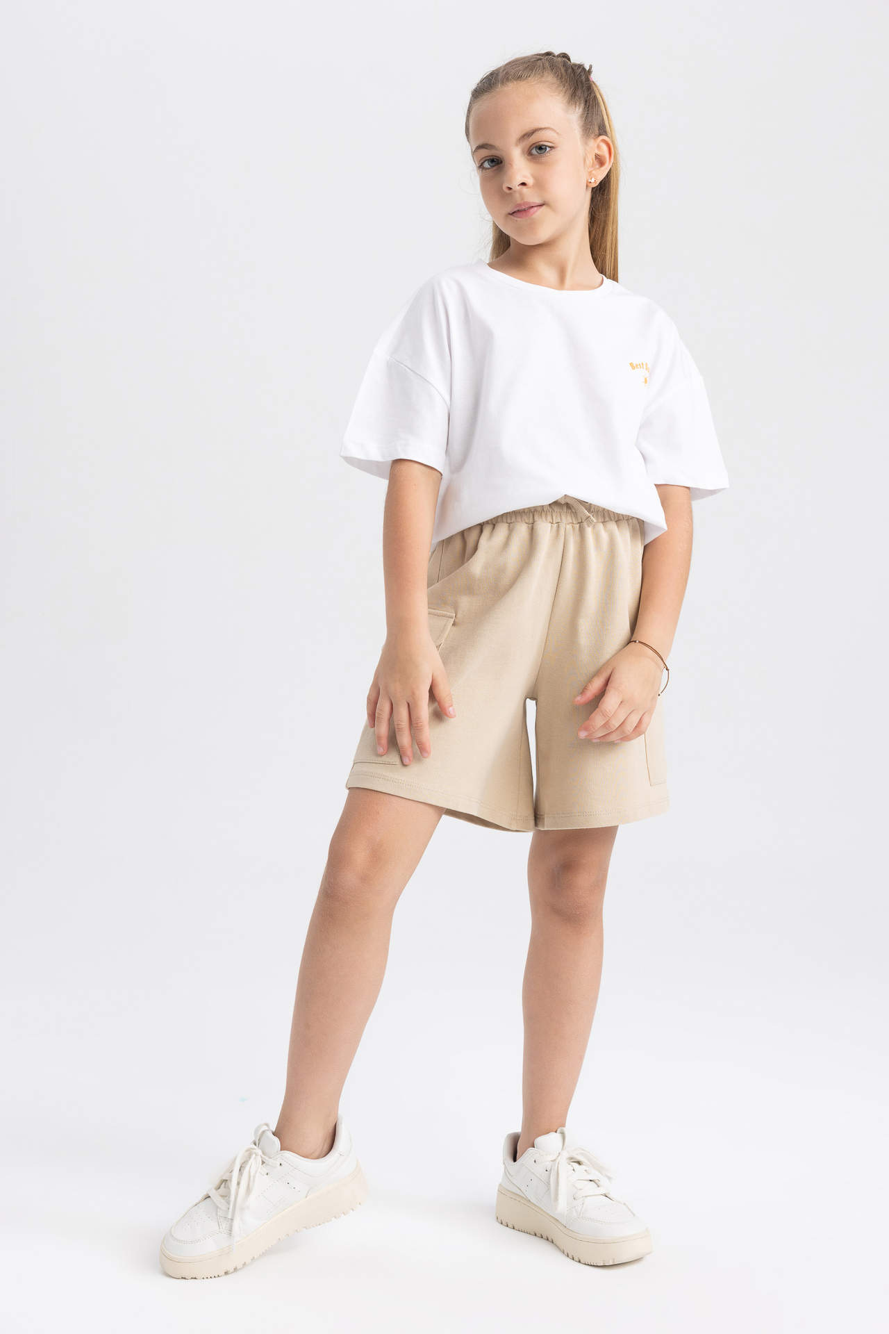 Levně DEFACTO Girls Cargo Fit Sweatshirt Fabric Shorts