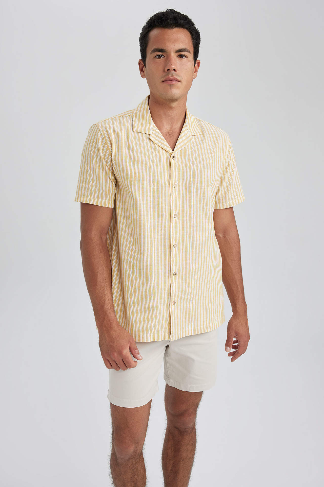 Levně DEFACTO Regular Fit Cotton Striped Short Sleeve Shirt