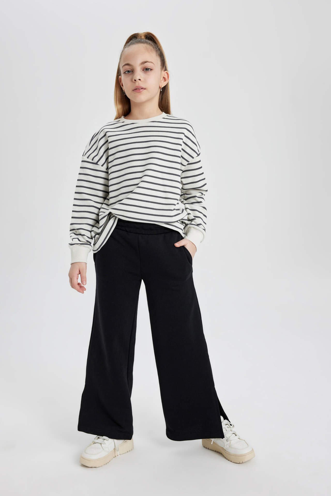 Levně DEFACTO Girl Wide Leg Trousers with Wide Slits