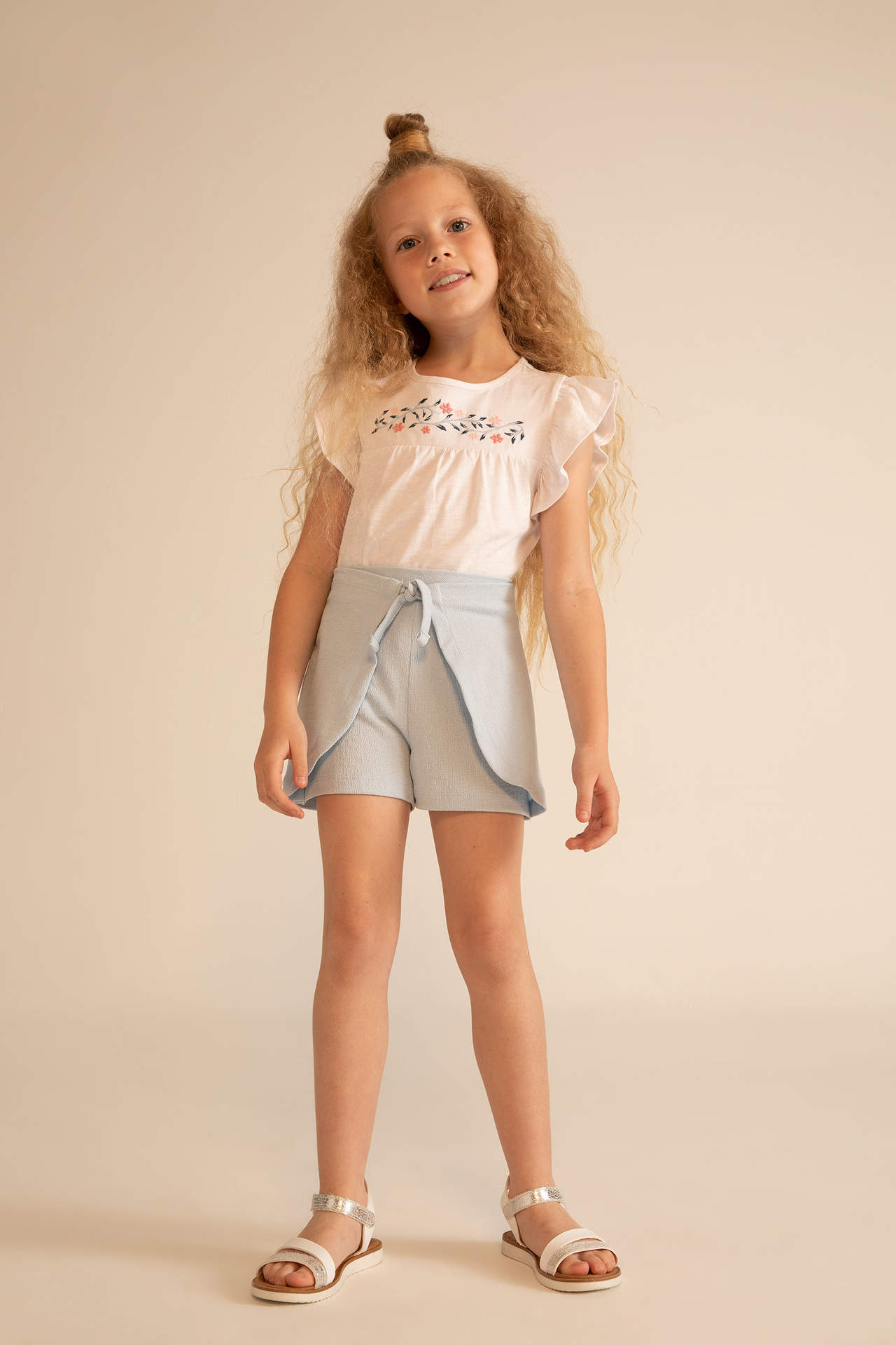 Levně DEFACTO Girl Regular Fit Mini Jean Shorts