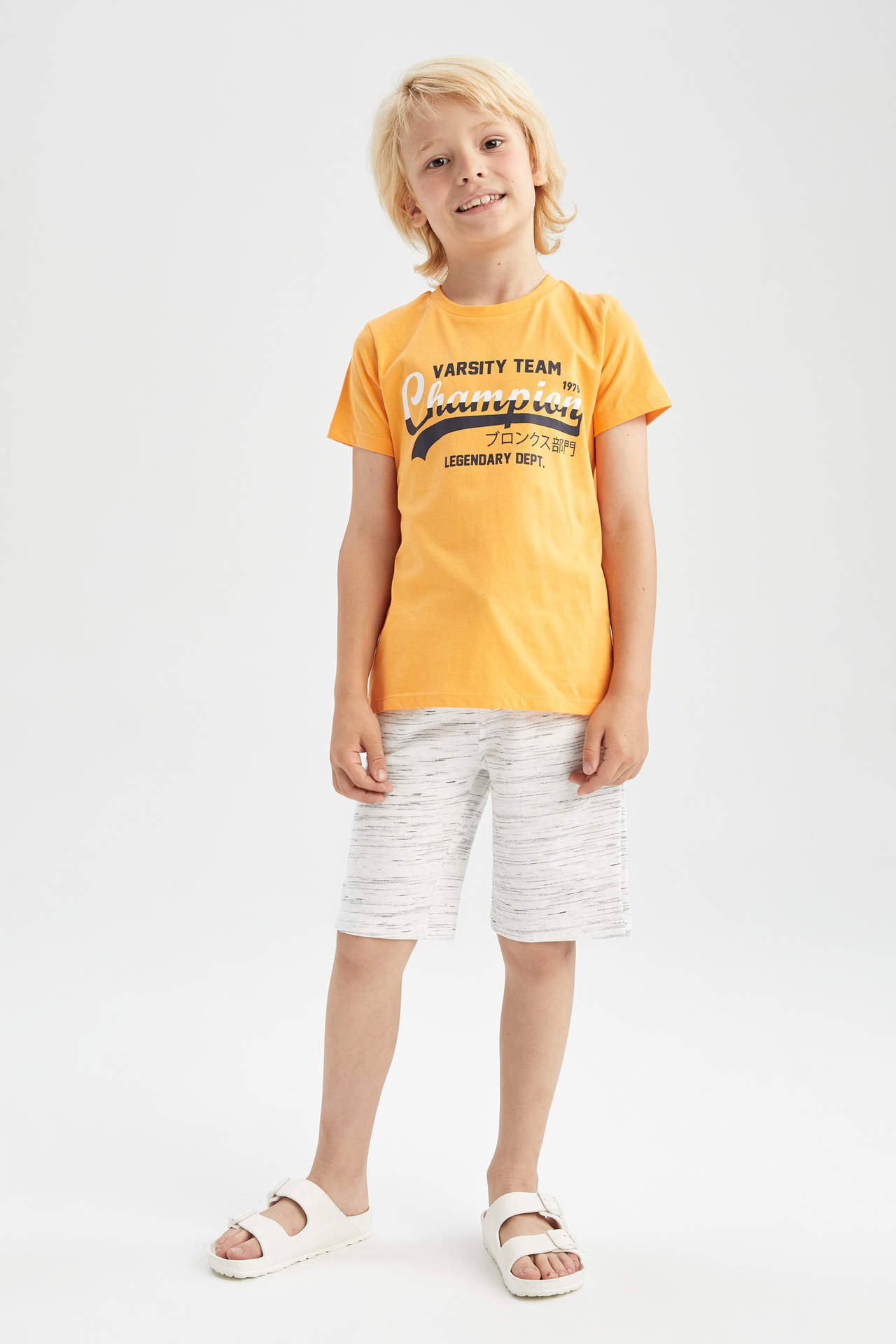Levně DEFACTO Boy Regular Fit Printed Bermuda Shorts