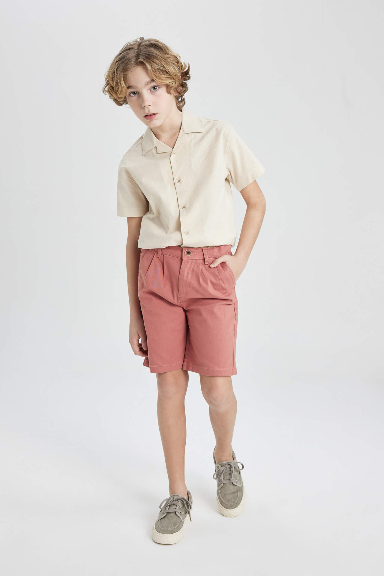 Levně DEFACTO Boy Gabardine Shorts
