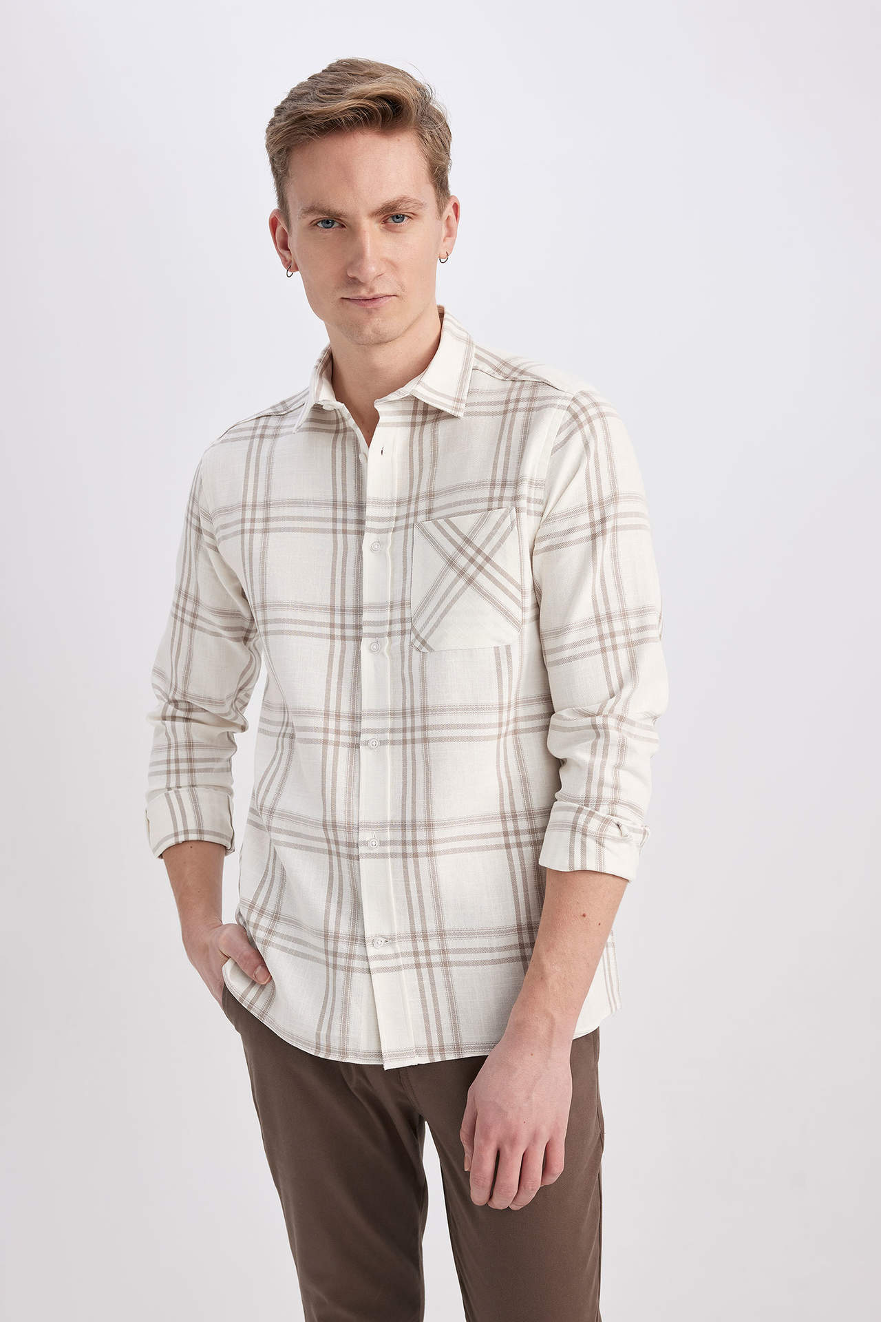 Levně DEFACTO Modern Fit Polo Neck Long Sleeve Checkered Shirt