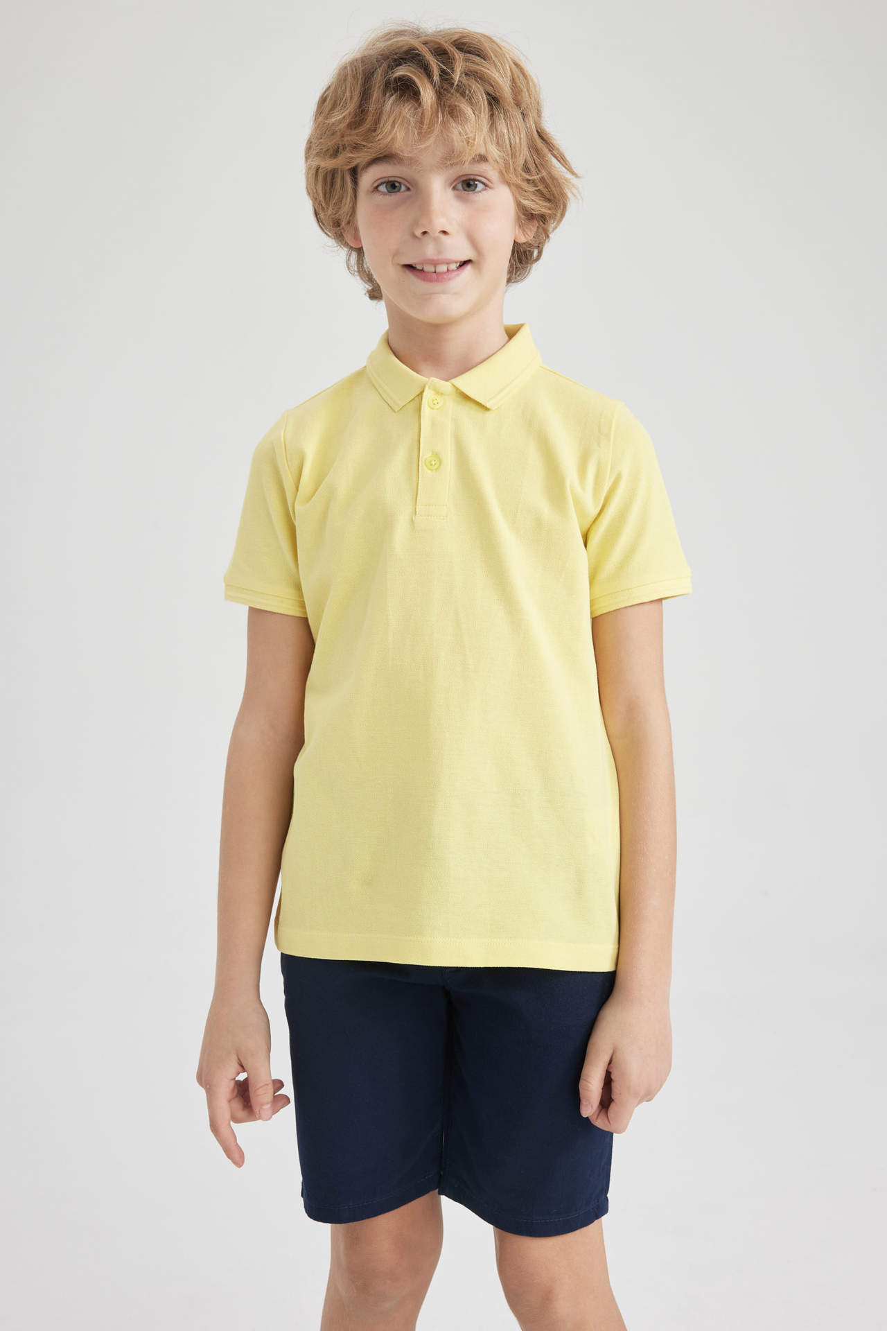 Levně DEFACTO Boy Regular Fit Polo Neck Pique Short Sleeved Polo T-Shirt