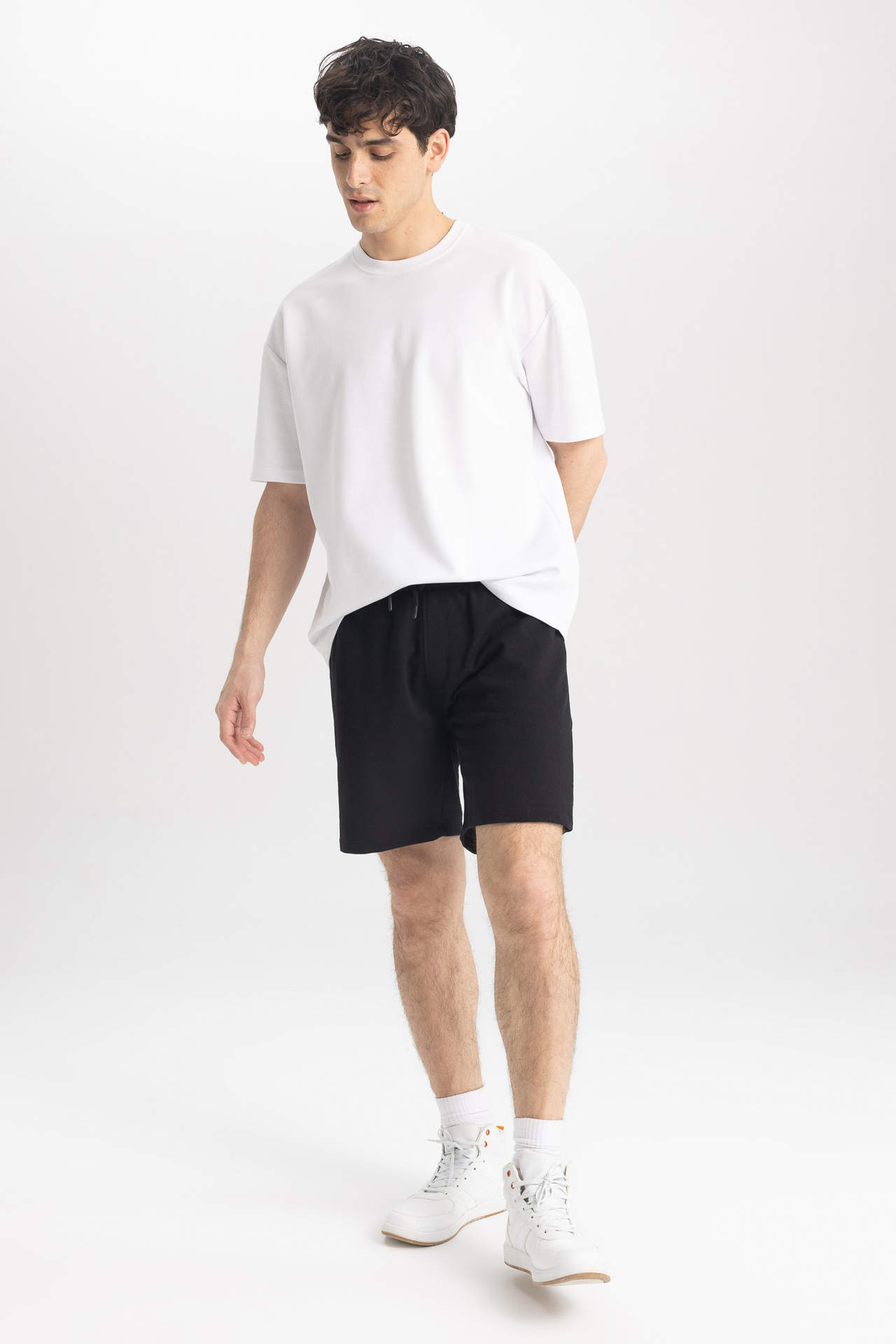 DEFACTO Slim Fit Thin Sweatshirt Fabric Super Skinny Hem Short
