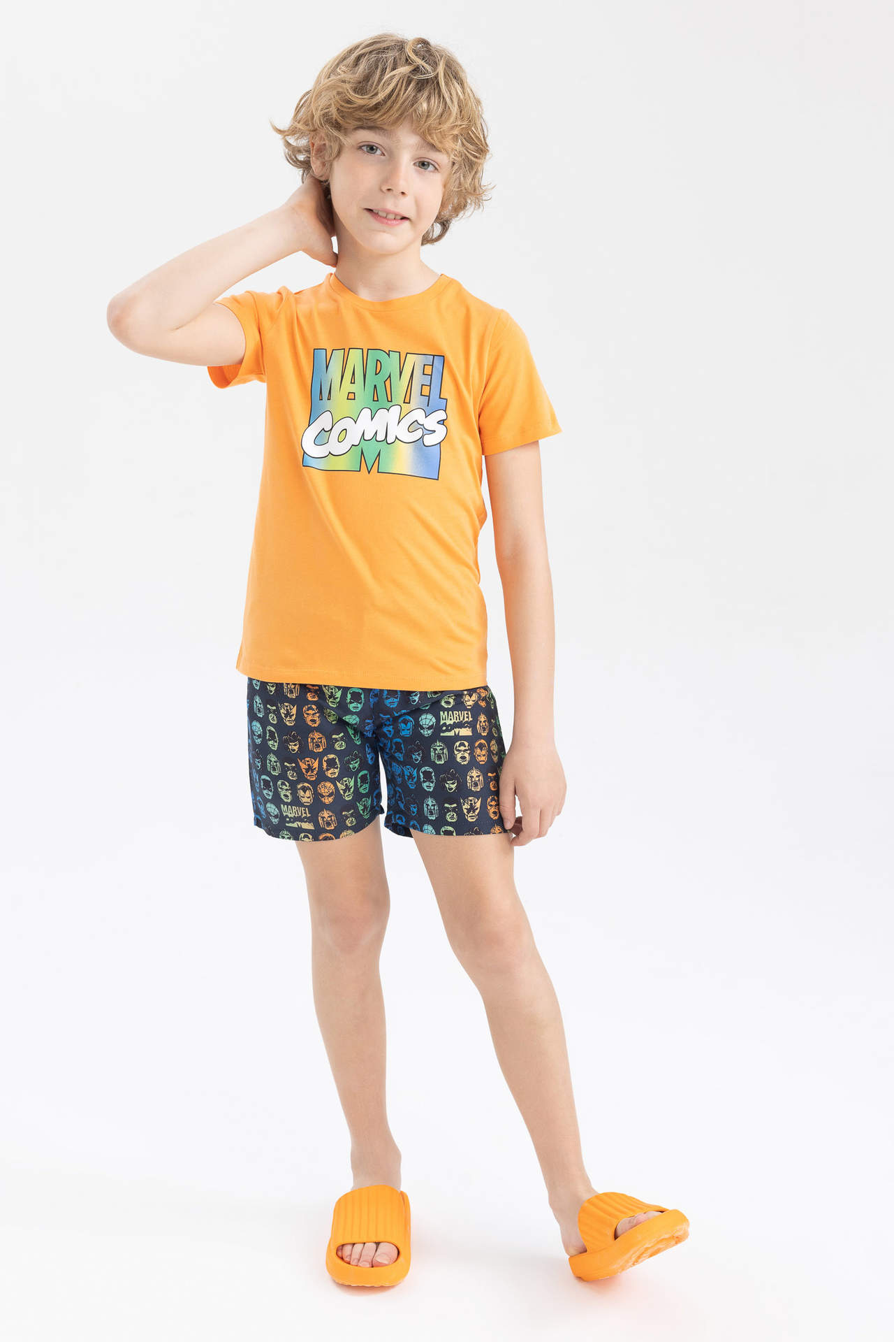 Levně DEFACTO Boy Marvel Comics Short Sleeve T-Shirt Swimming Shorts 2-Pack