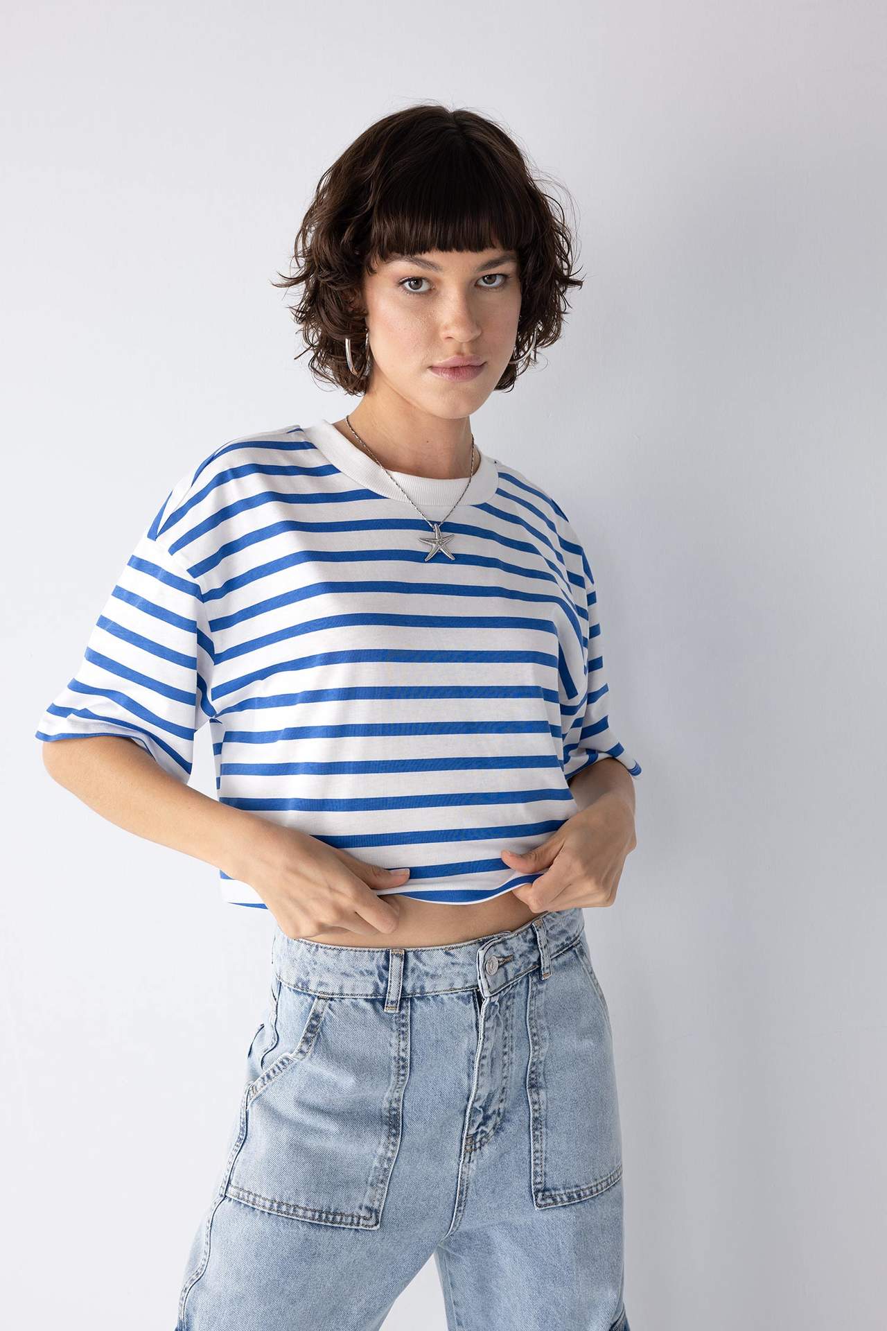 Levně DEFACTO Slim Fit Striped Short Sleeve T-Shirt