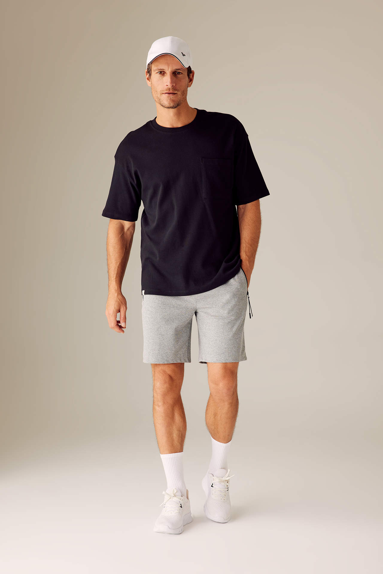 Levně DEFACTO Slim Fit Premium Shorts