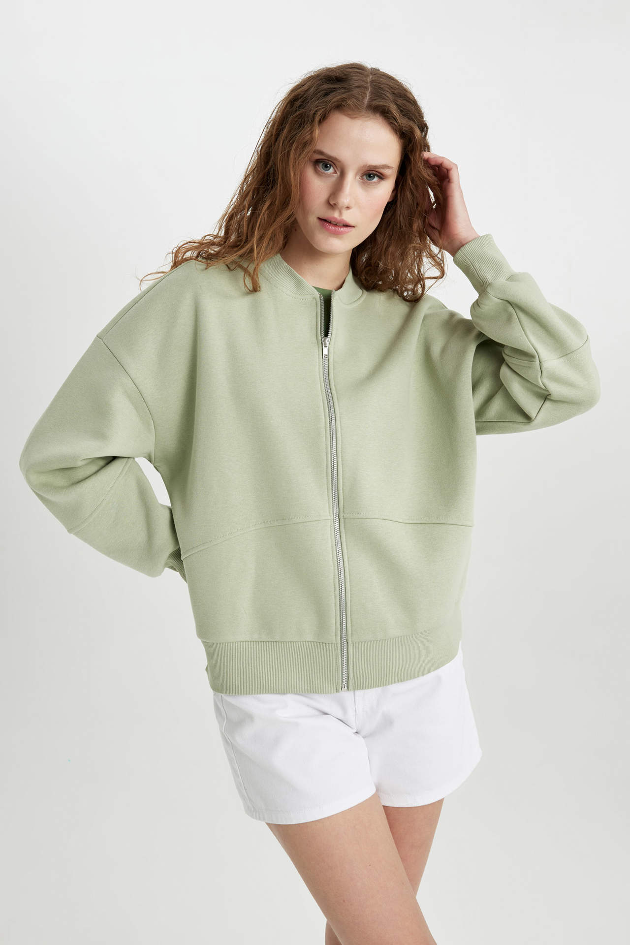 Levně DEFACTO Oversize Fit Bomber Collar Thick Sweatshirt Fabric Soft Hairy Inside Cardigan