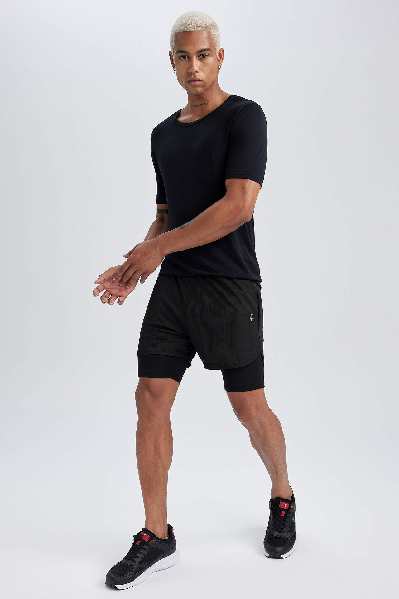 Levně DeFactoFit Slim Fit Premium Sports Shorts With Legginng