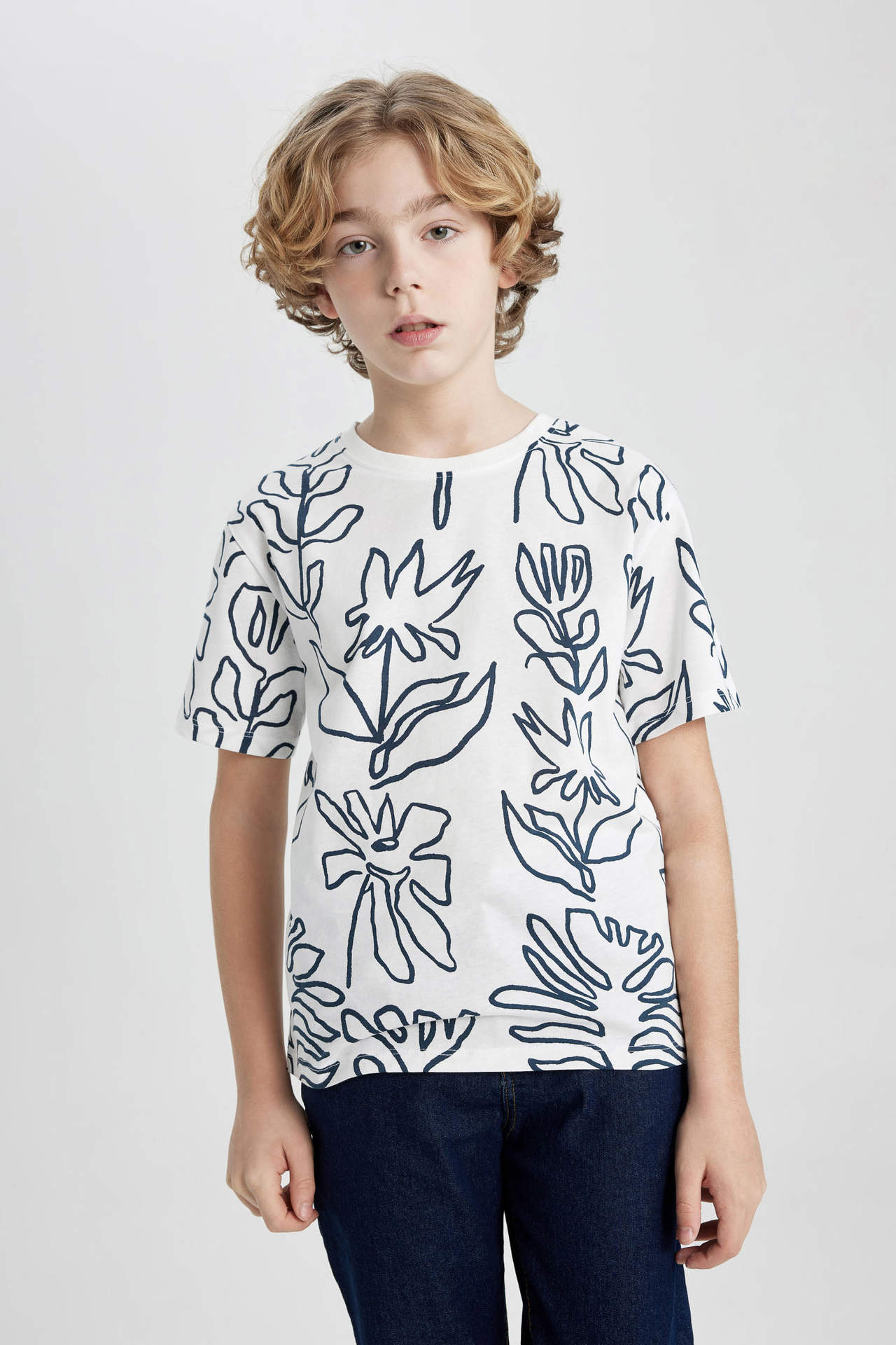 Levně DEFACTO Boy Crew Neck Printed Patterned T-Shirt