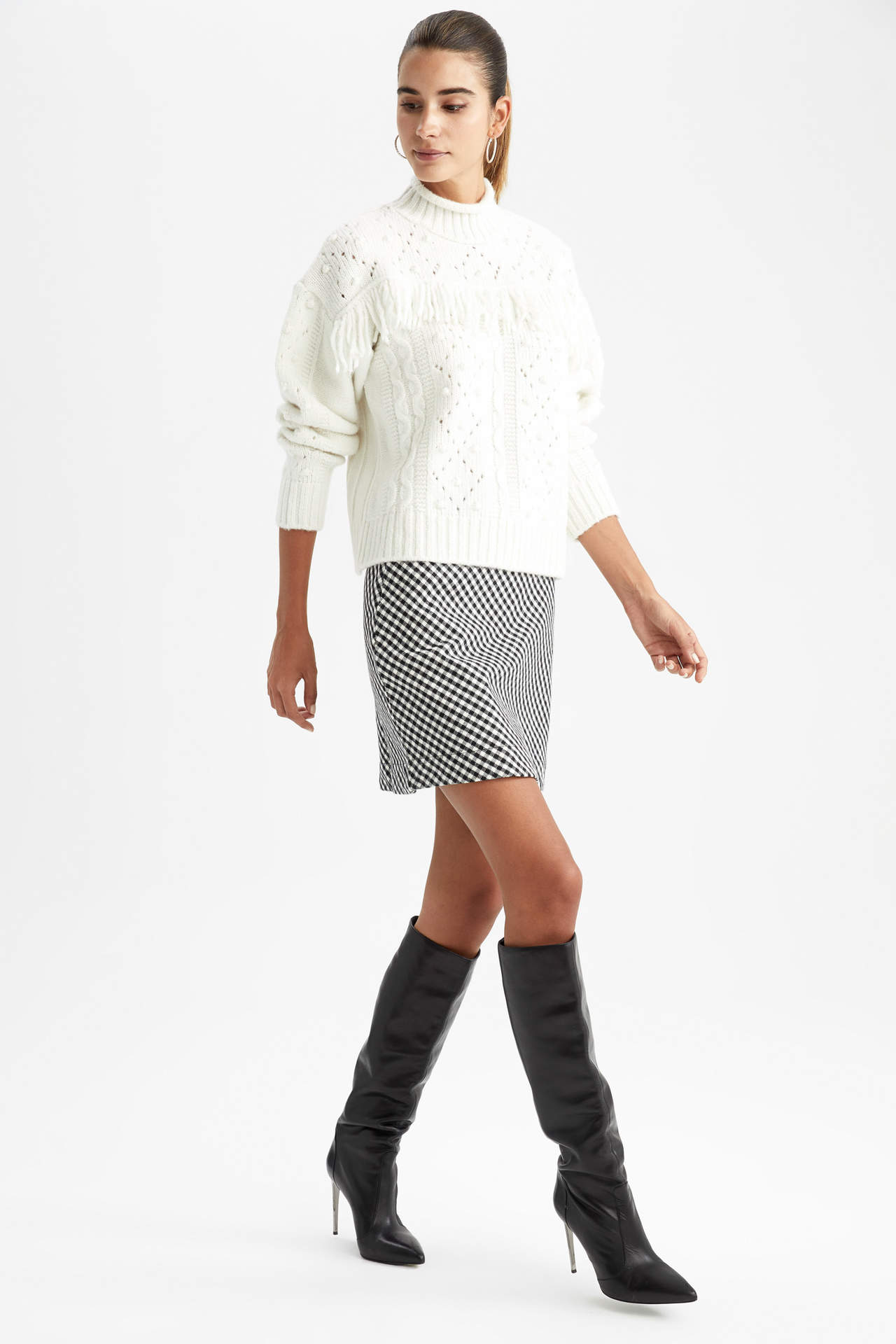 Levně DEFACTO A-Line Plaid Regular Waist Mini Skirt
