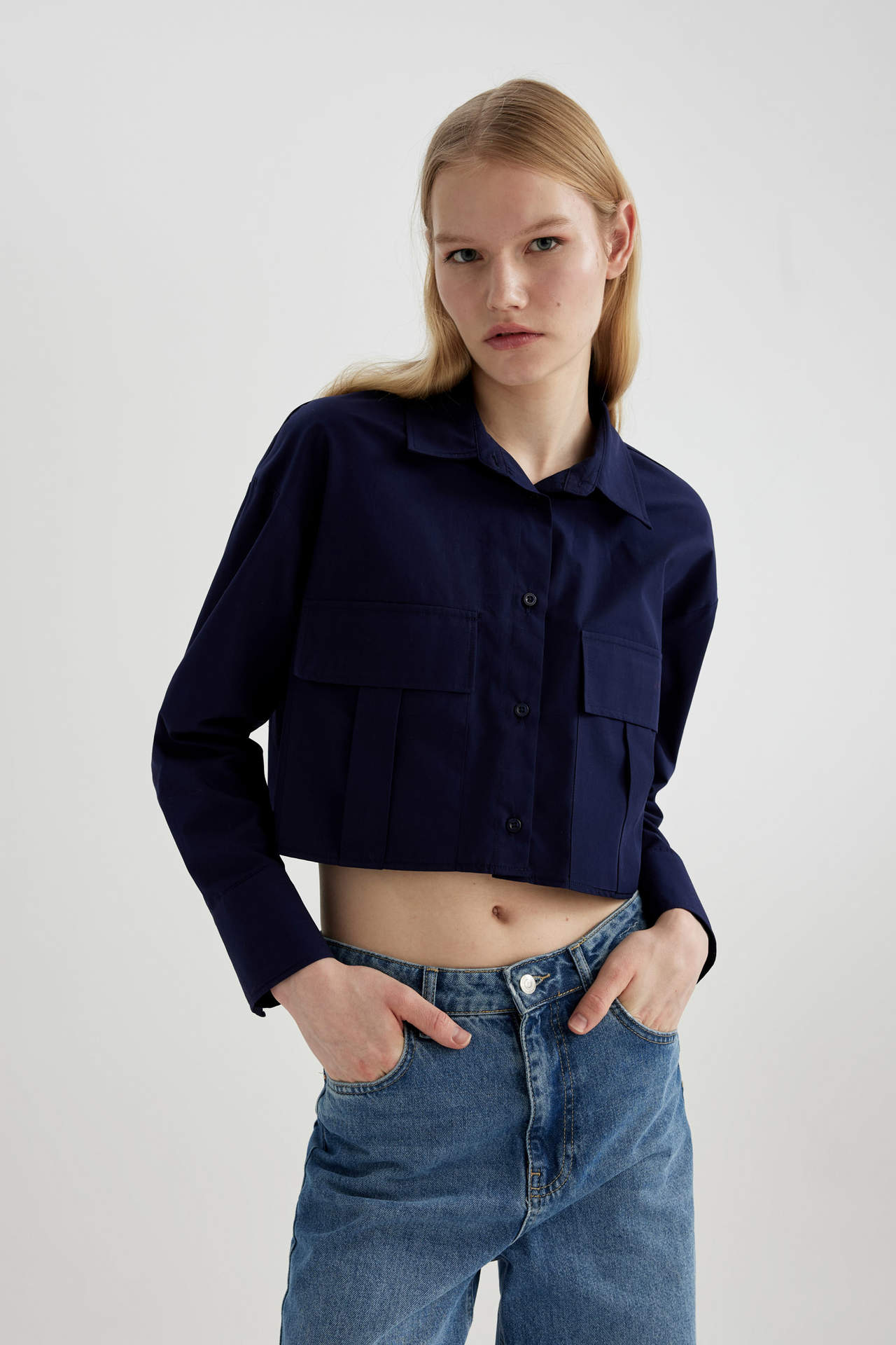 Levně DEFACTO Crop Shirt Collar Poplin Long Sleeve Shirt