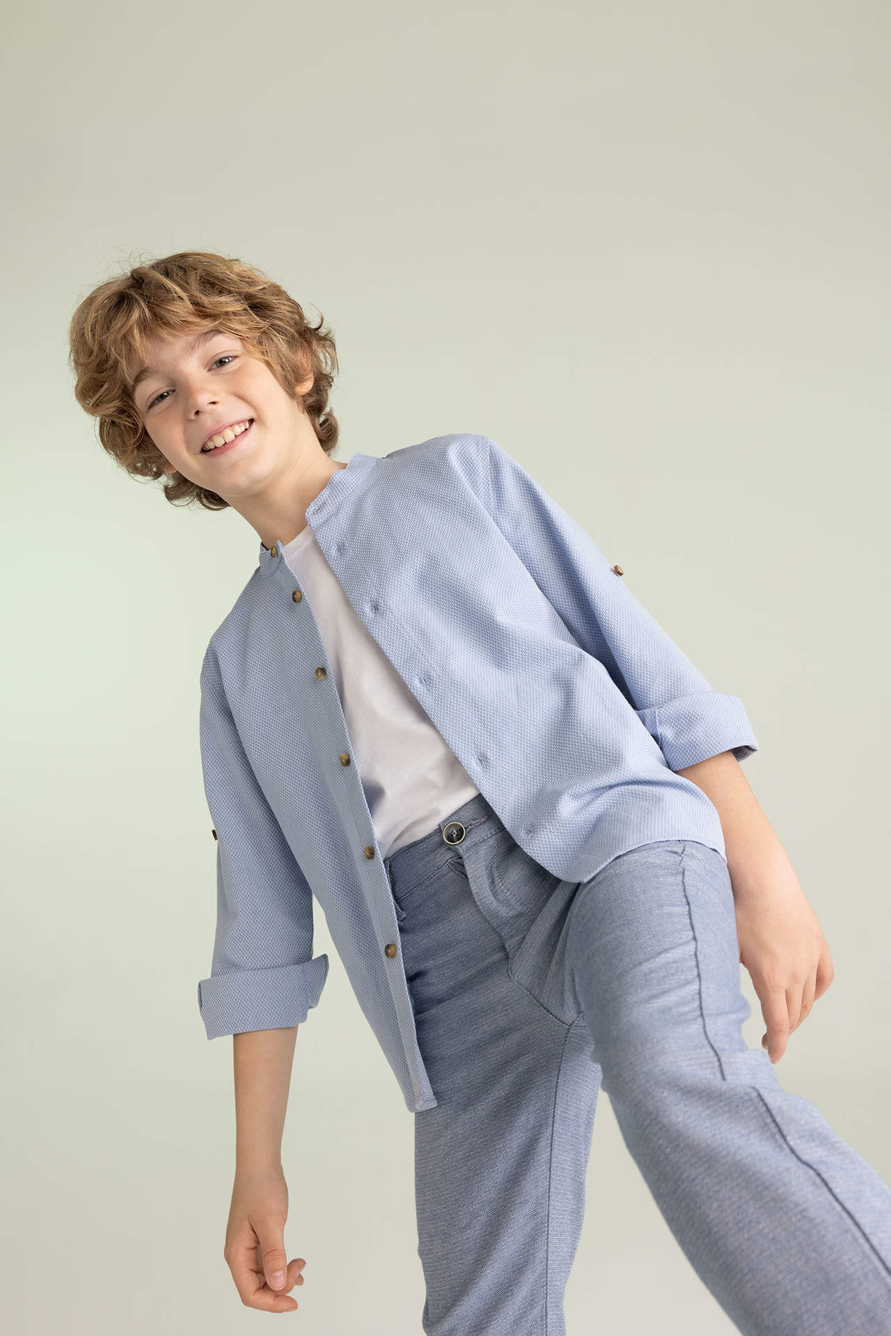 Levně DEFACTO Boy Stand Collar Cotton Long Sleeve Shirt
