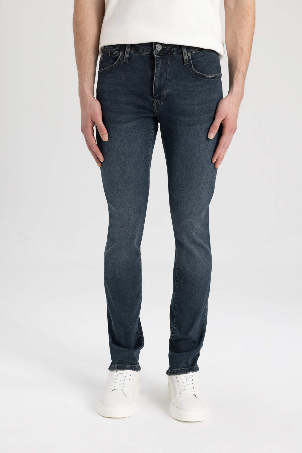 DEFACTO Pedro Slim Fit Normal Waist Jeans