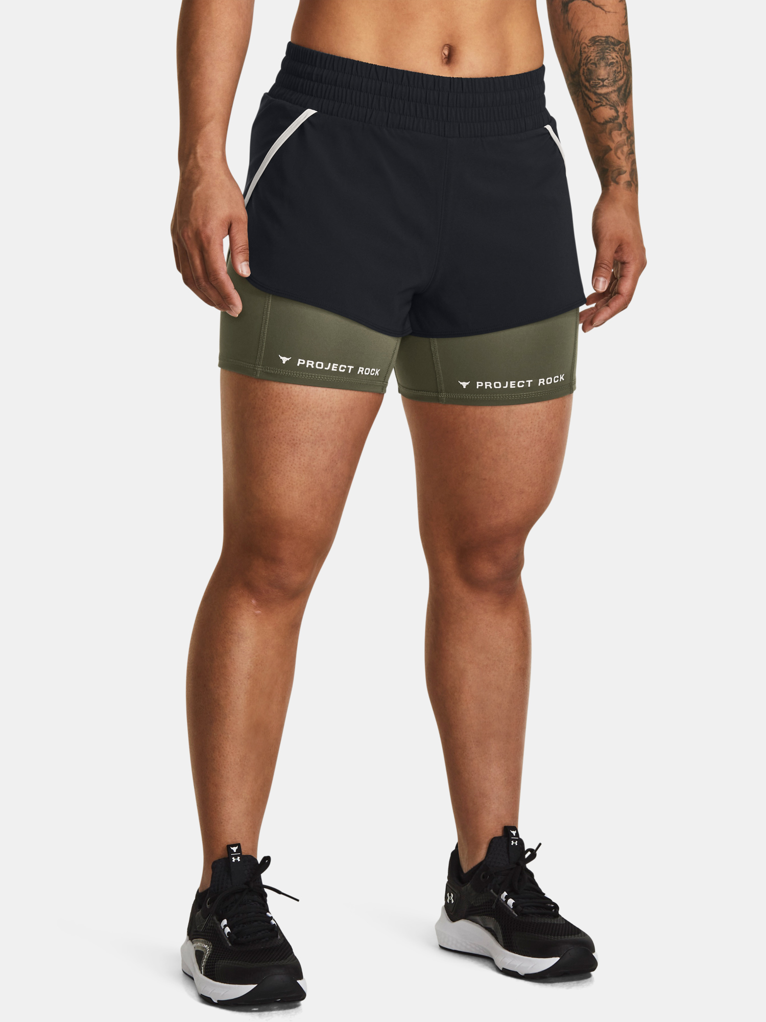 Nohavice a kraťasy pre ženy Under Armour - čierna
