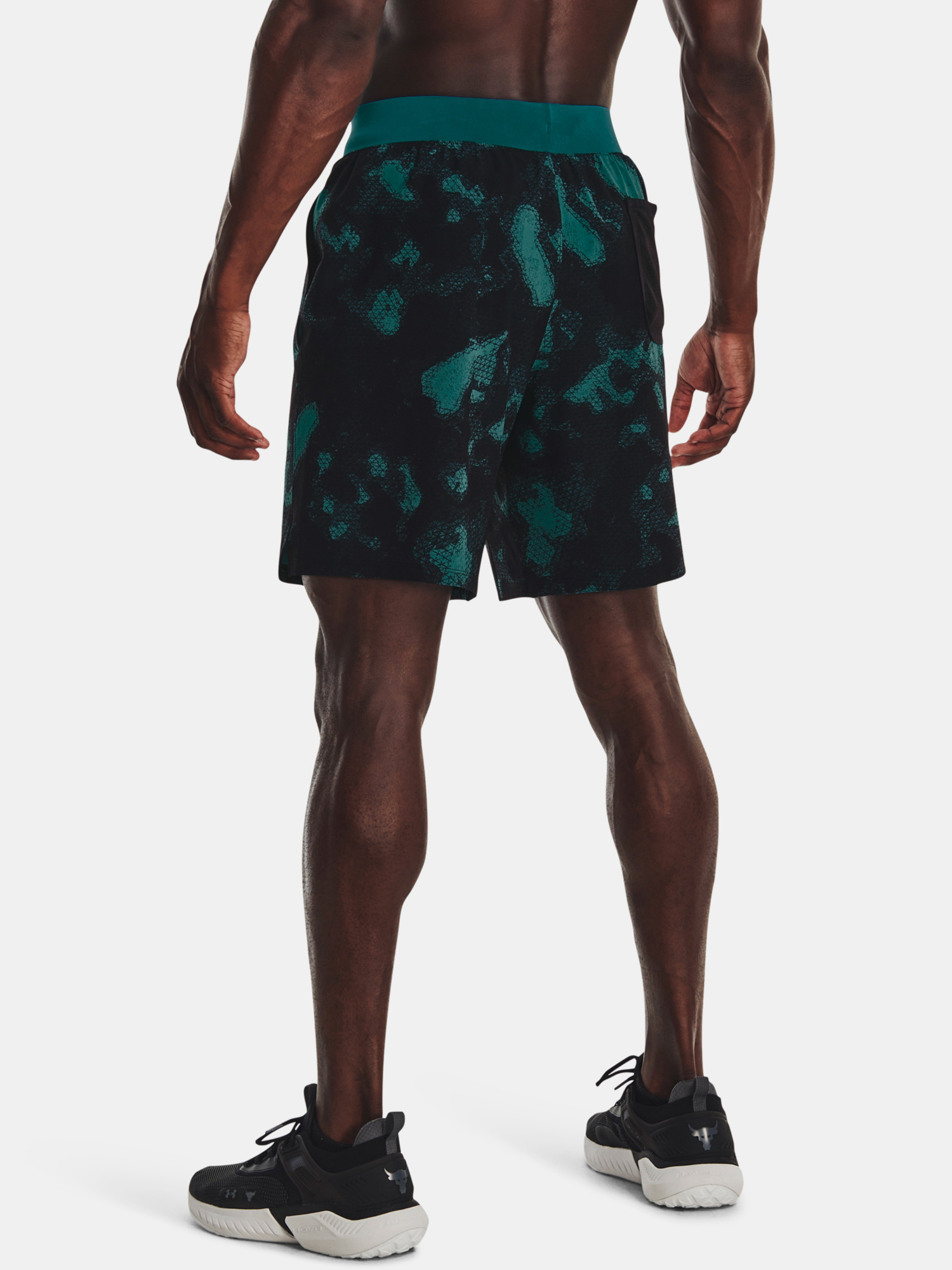 Pantaloni si pantaloni scurti pentru barbati Under Armour - negru, verde