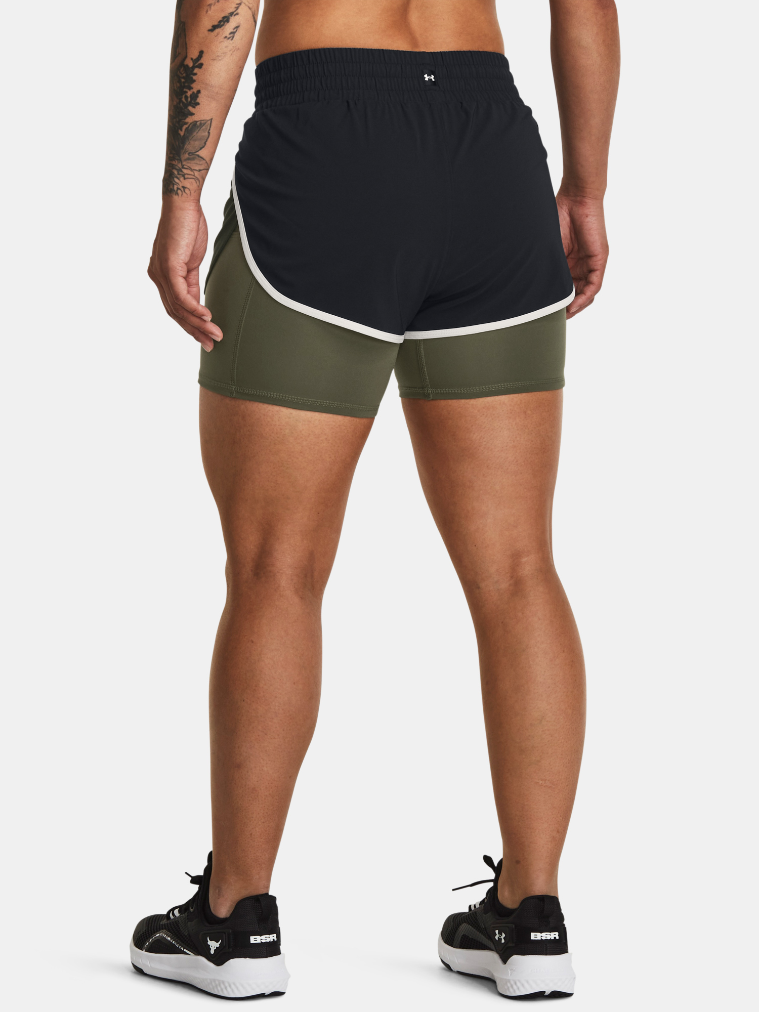 Nohavice a kraťasy pre ženy Under Armour - čierna