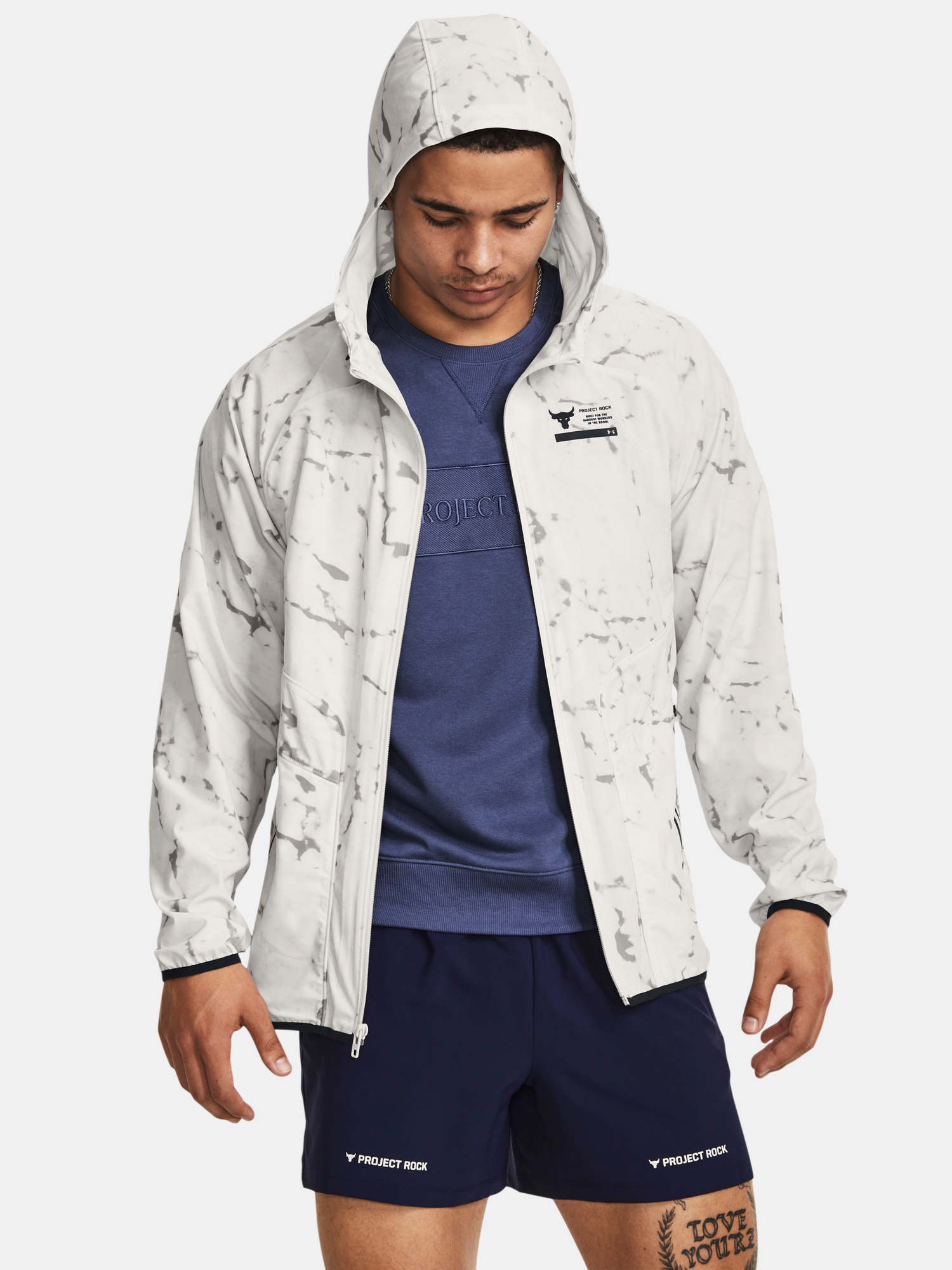 Bílá pánská vzorovaná sportovní bunda Under Armour Rock