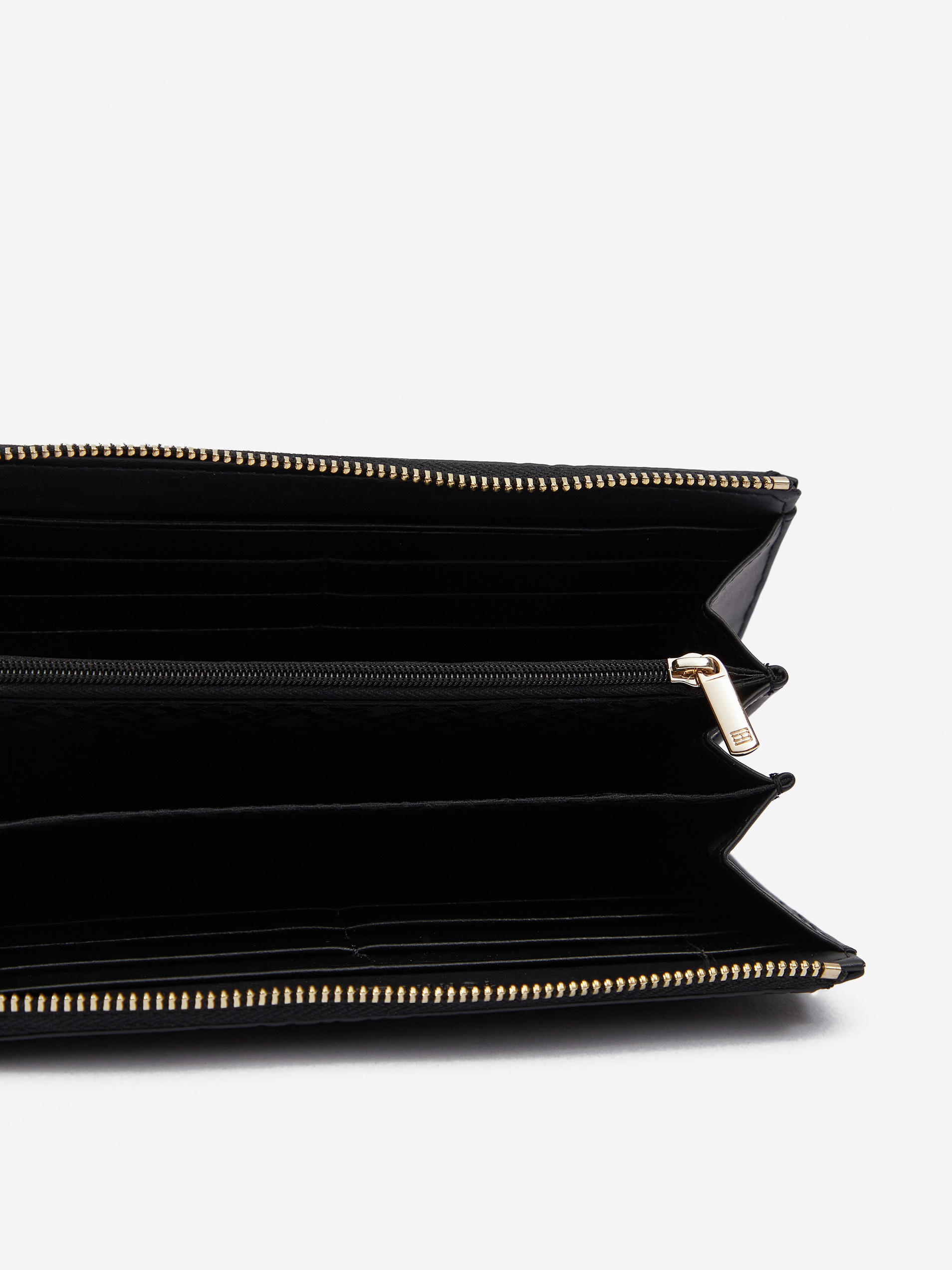 Portofele pentru femei Tommy Hilfiger - negru