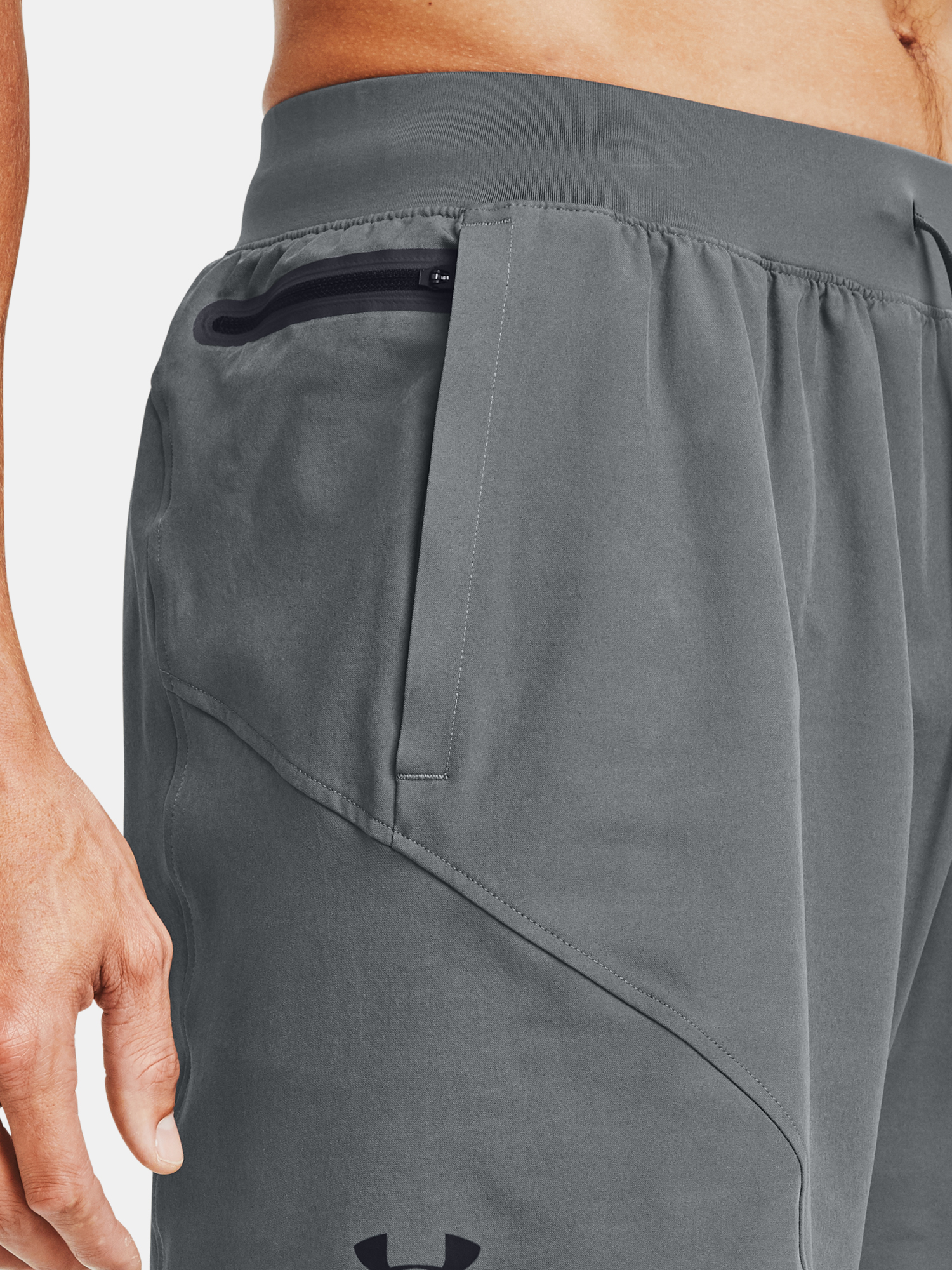 Pantaloni scurti pentru barbati Under Armour - gri