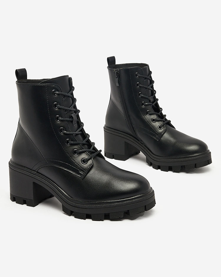 Resti Women&#039;s boots on a low post Marusear