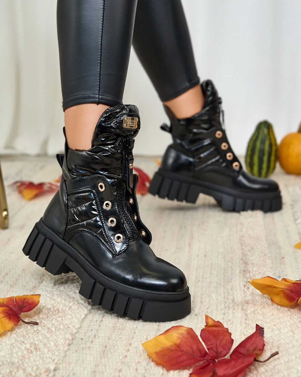 Resti Women&#039;s boots in black Selilka