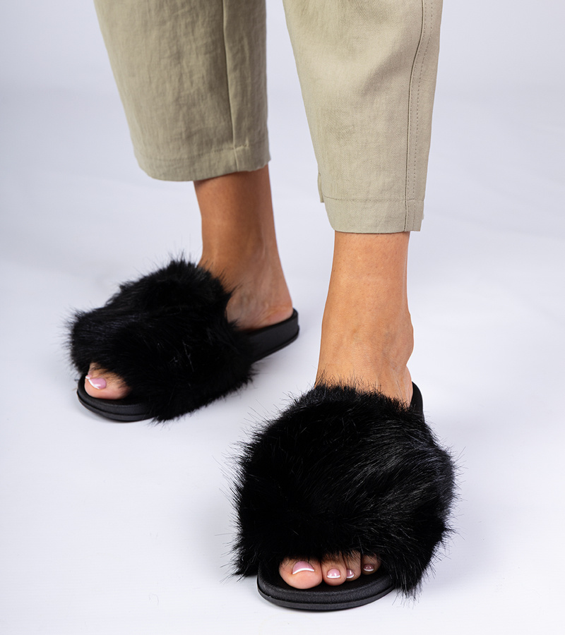 Gemre Papuci negri cu blană Manny