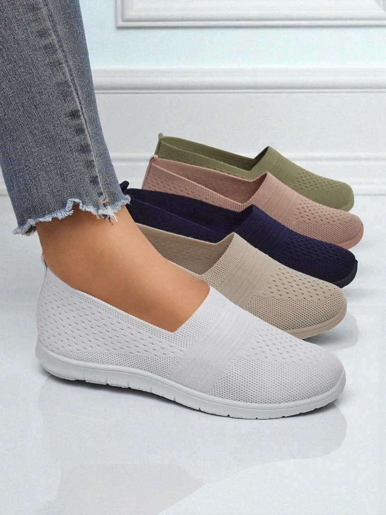 Resti White Ariadne women's ballerinas made of breathable fabric on a flat sole