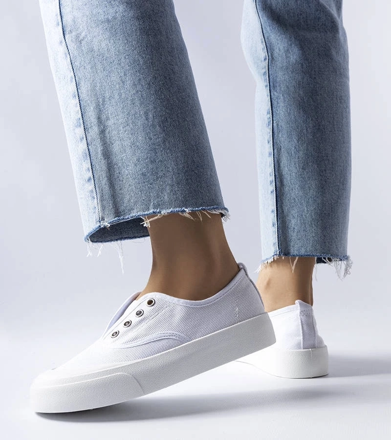 D/CEO Black trainers Beat