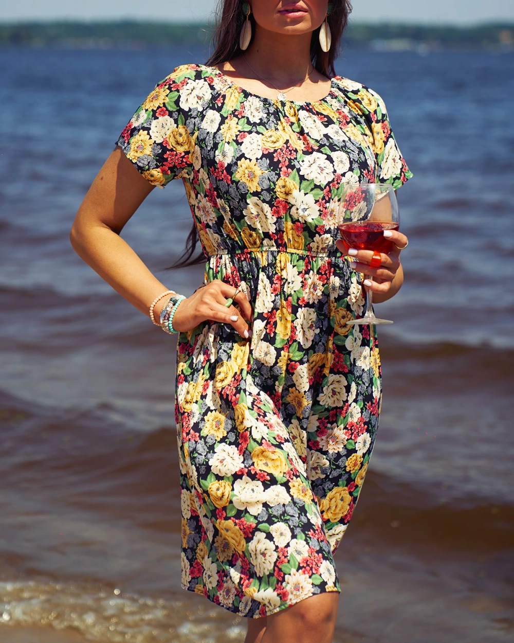 Дамска мини рокля с флорален принт в черна черна