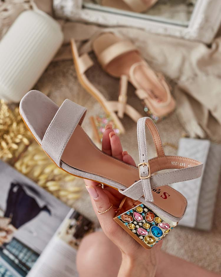 Resti Women&#039;s Sandals on a post with crystals Ohvare