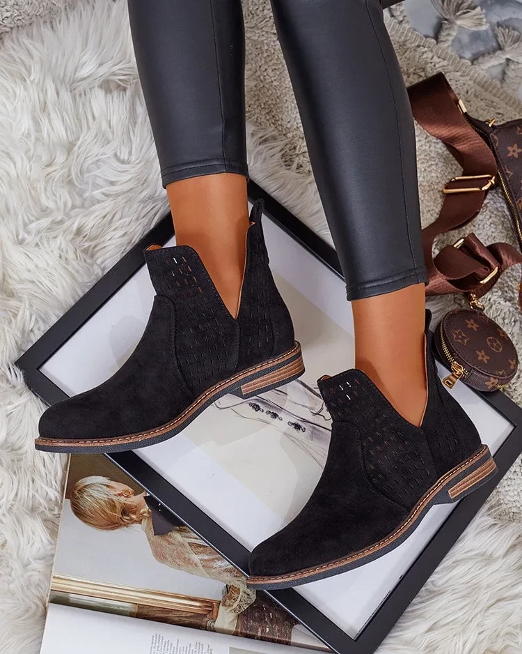 Resti Women&#039;s eko suede Ovilla boots