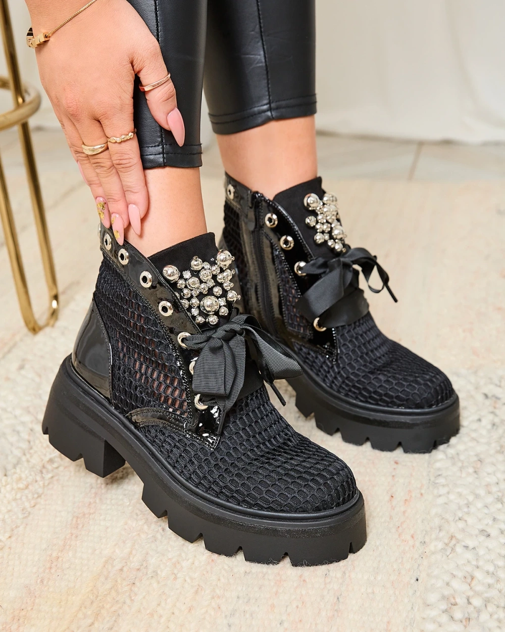 Resti Women's openwork boots in black Afaserr