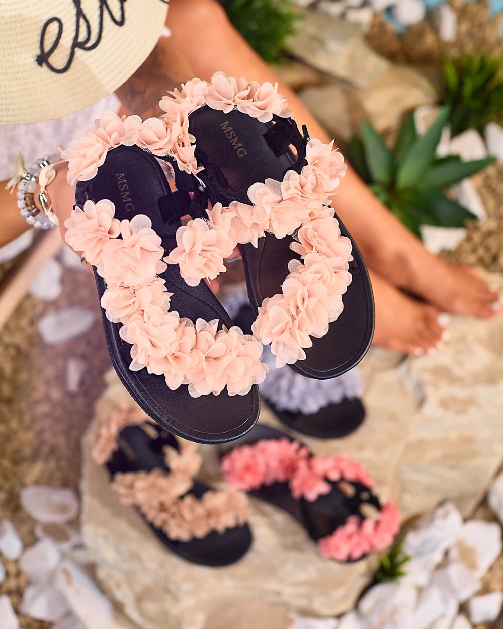 Resti Powder women&#039;s sandals with flowers Alferroy