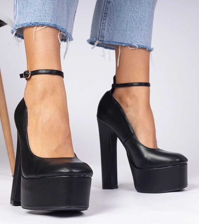 marka niezdefiniowana Black high heel pumps Felida