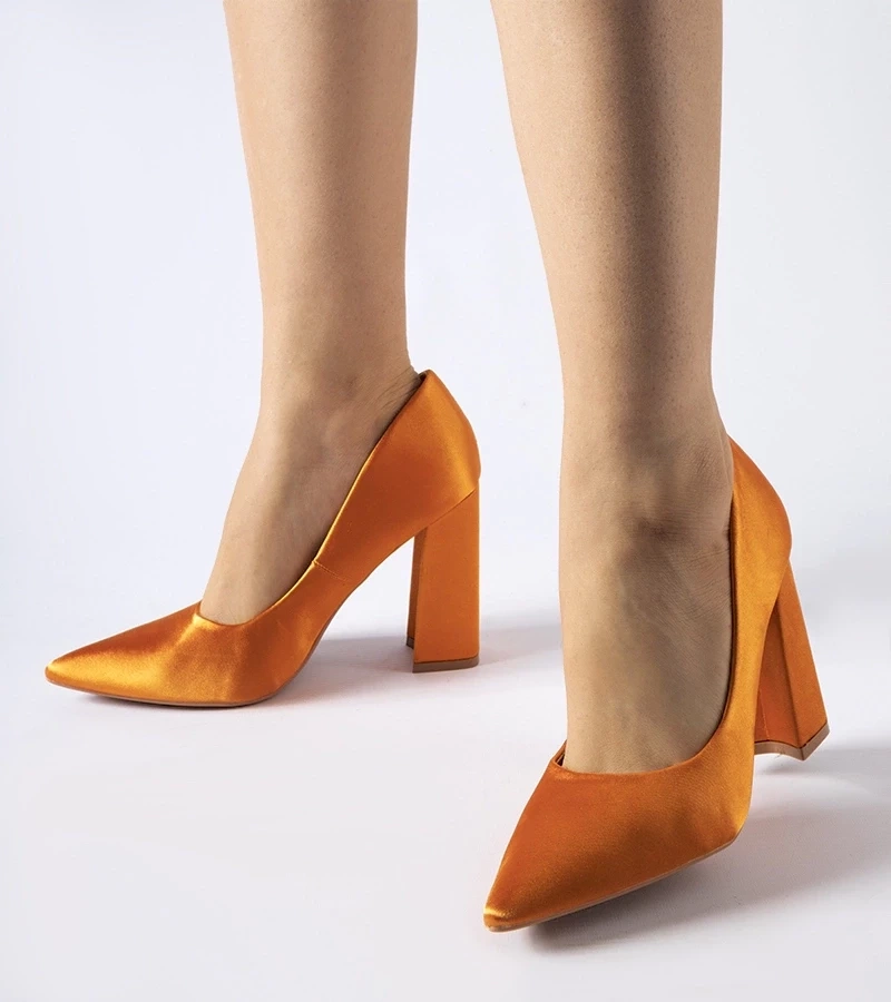 D/CEO Beige high heels Thrower
