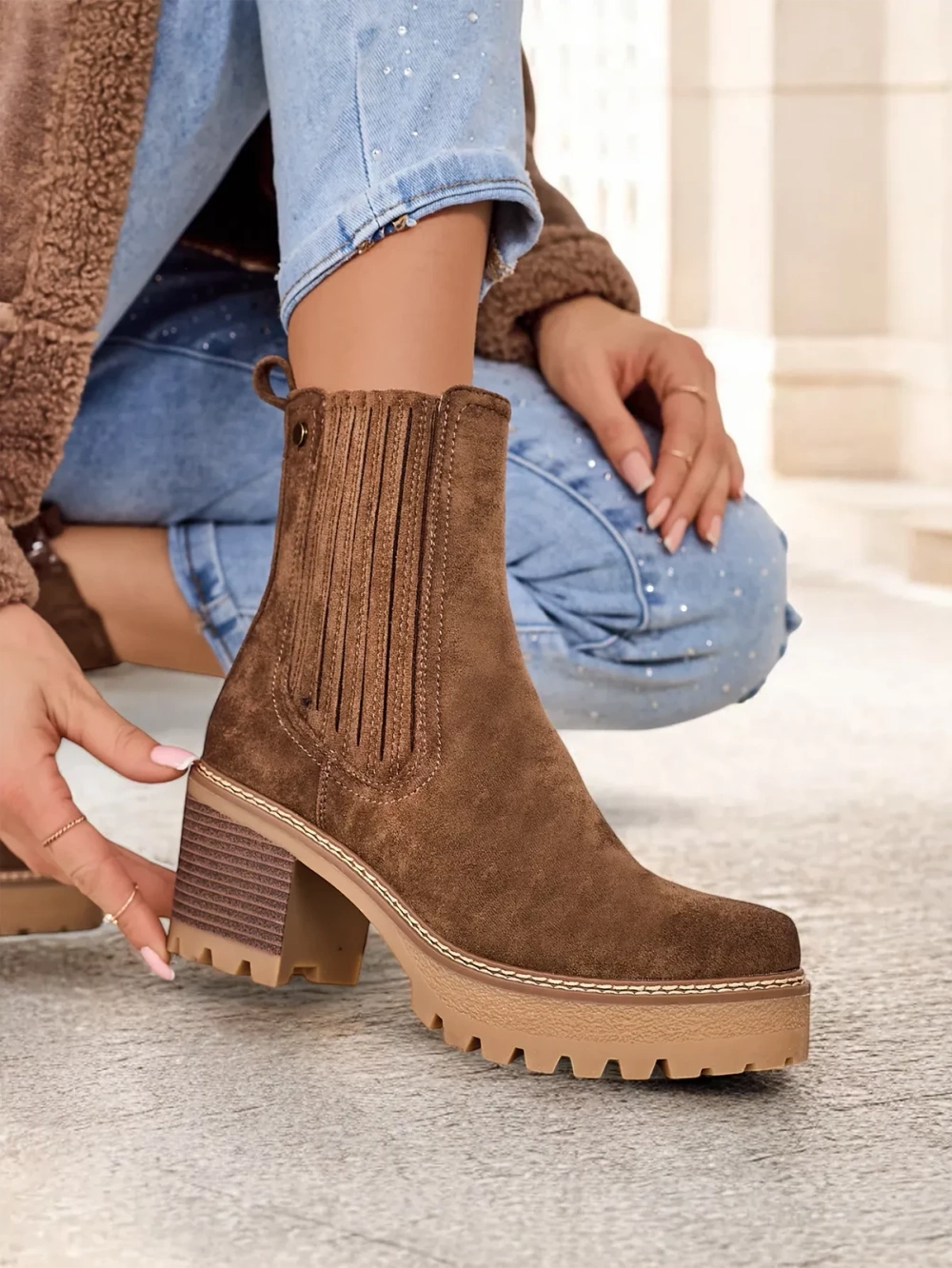 Resti Eco-suede women's ankle boots on a pillar Segiag