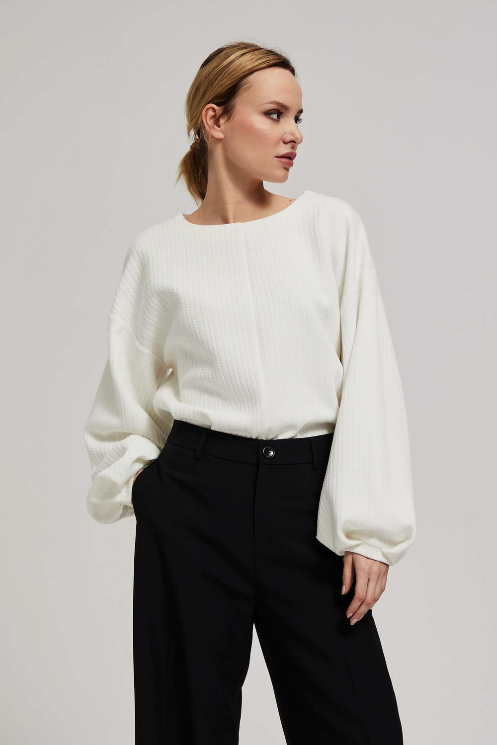 Sweatshirt with fluffy sleeves