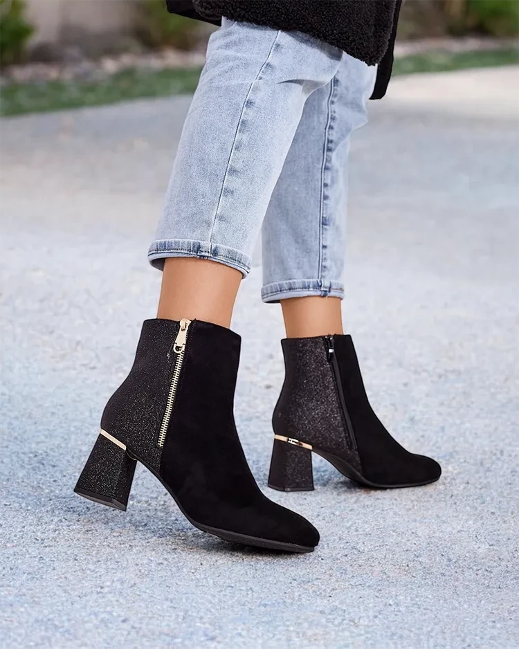 Resti Women&#039;s ankle boots on a post Boratos